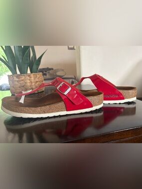 Birkenstock Gizeh Sandals – Size 39 / US Women’s 8 – Bright Red Patent